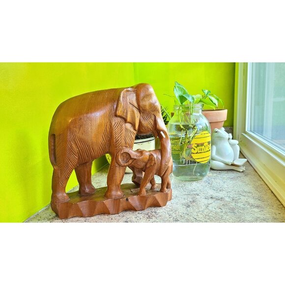 Vintage 1970s Hand Carved Elephant mother and calf - Picture 3 of 12